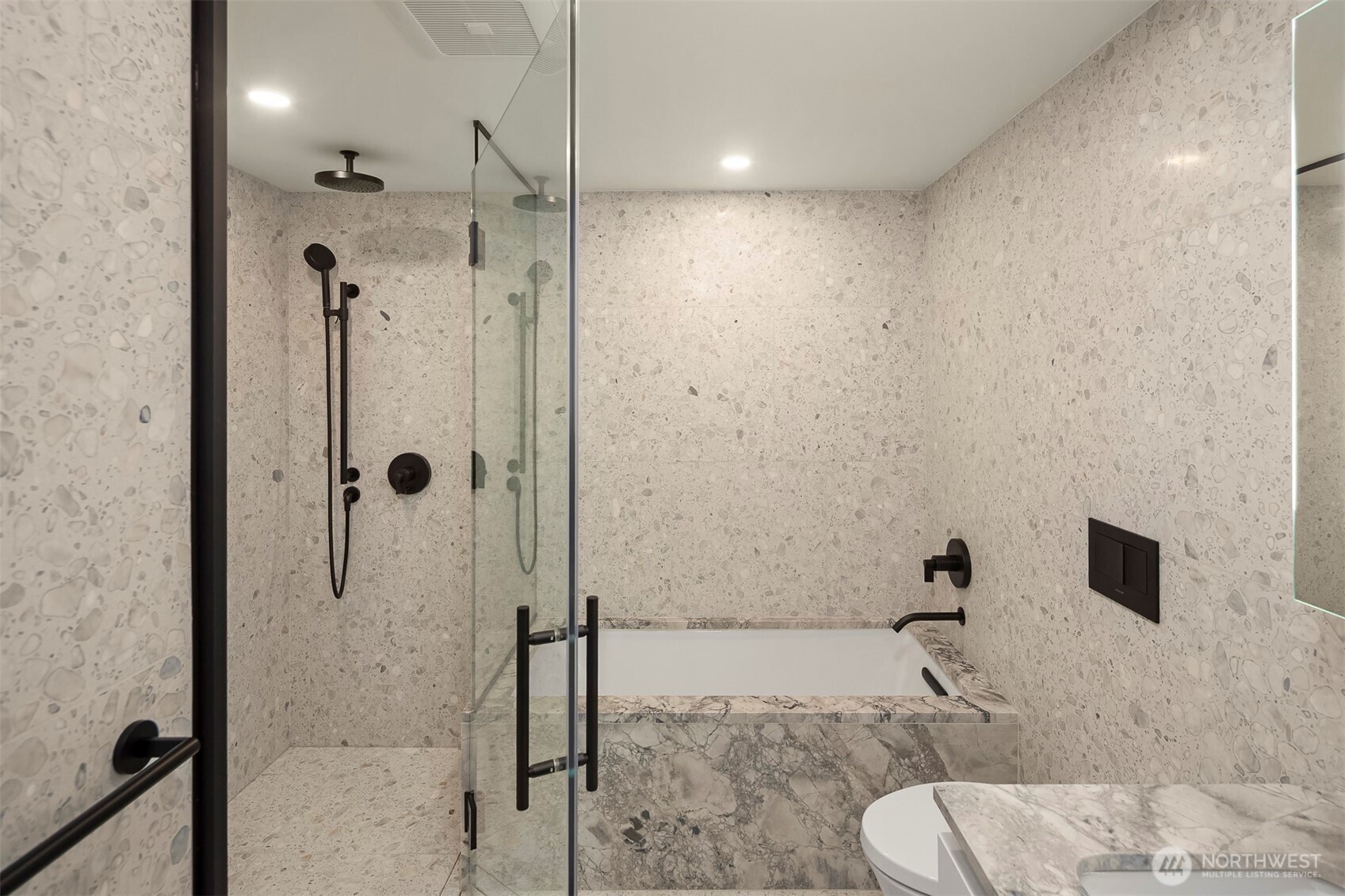 300 Virginia Street #1113, Seattle, WA 98121
