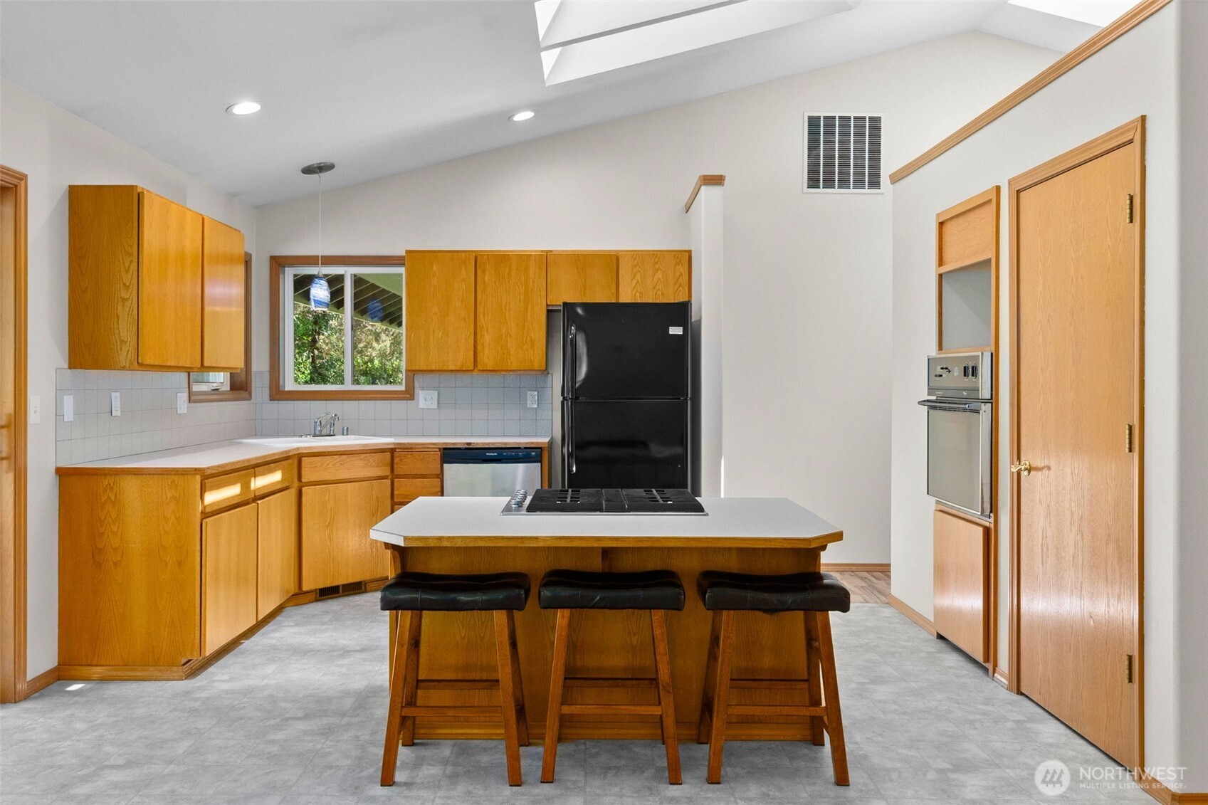 3914 14th Court NE, Olympia, WA 98506