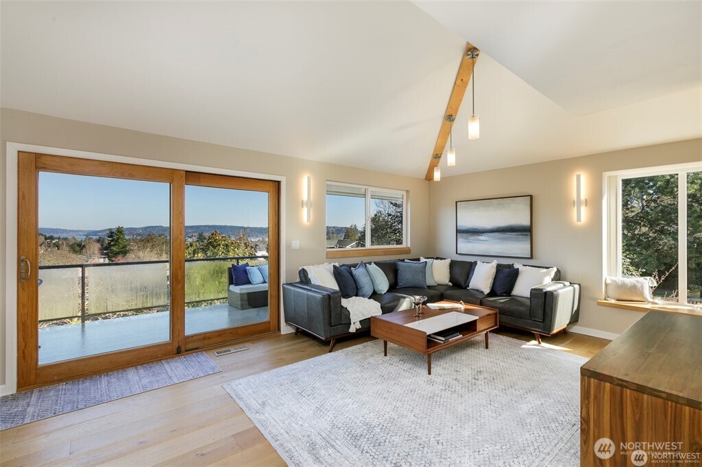 6001 60th Avenue NE, Seattle, WA 98115