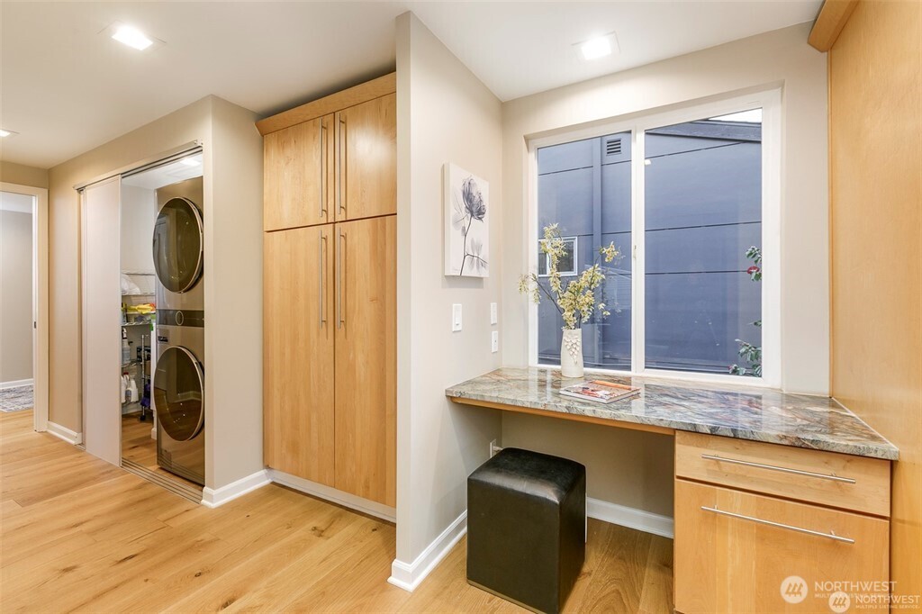 6001 60th Avenue NE, Seattle, WA 98115