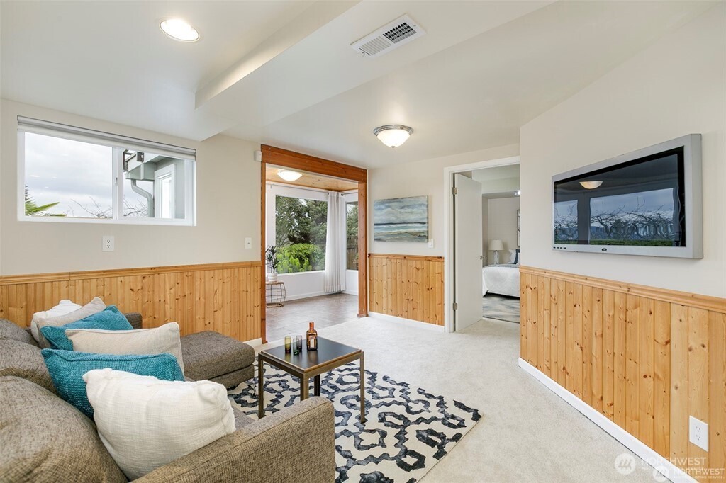 6001 60th Avenue NE, Seattle, WA 98115