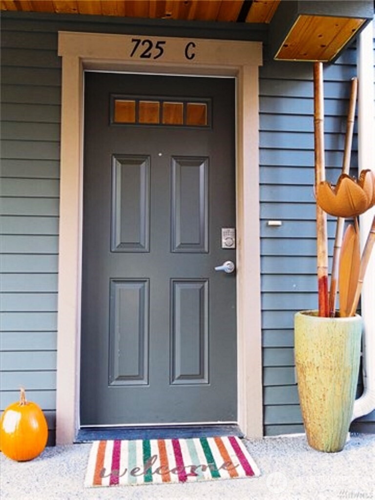 725 N 95th Street #C, Seattle, WA 98103
