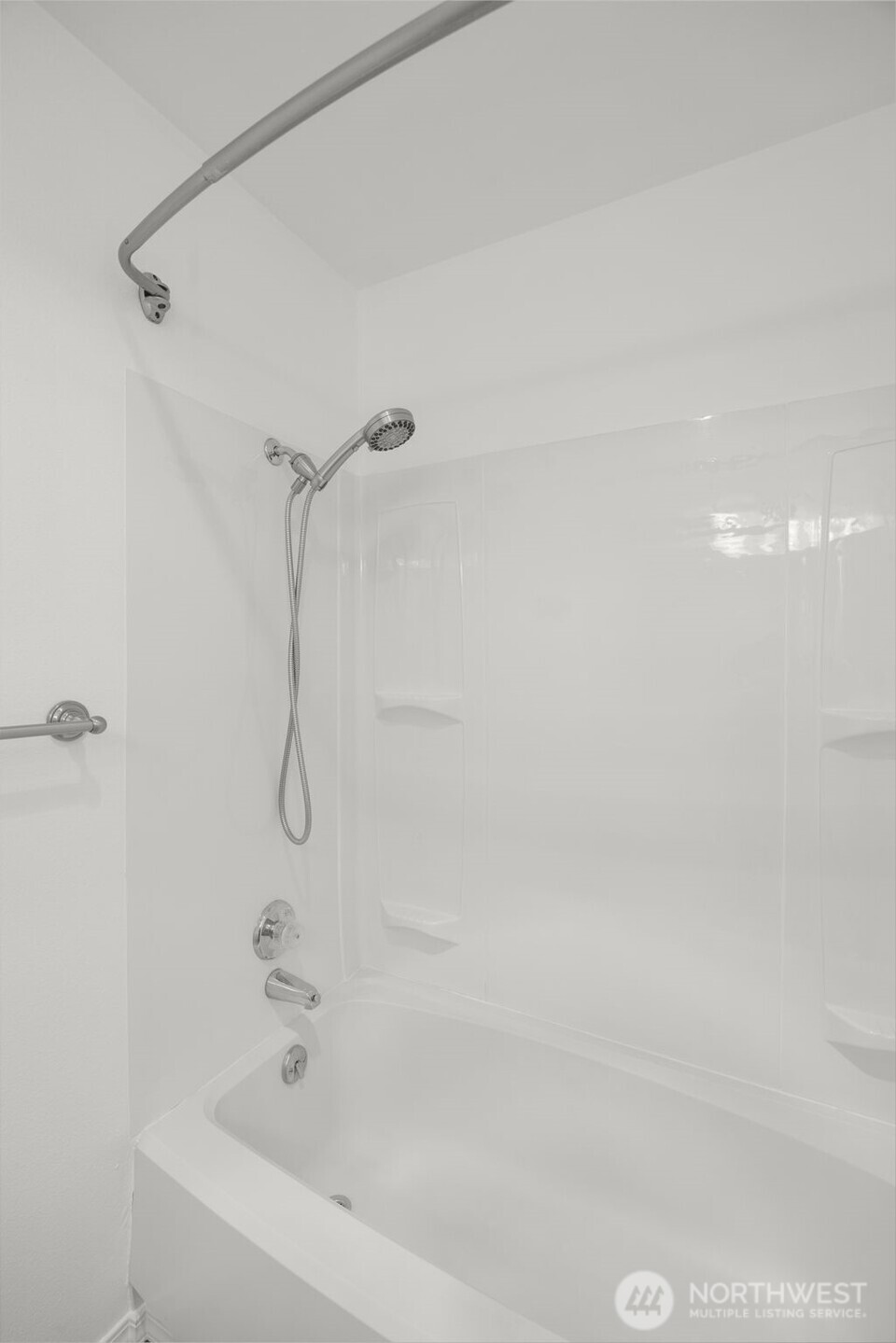 13717 Linden Avenue N #221, Seattle, WA 98133