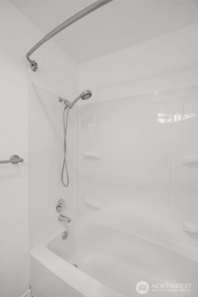 13717 Linden Avenue N #221, Seattle, WA 98133 - Photo 14