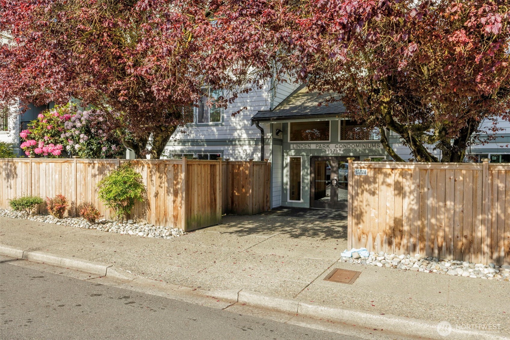 13717 Linden Avenue N #221, Seattle, WA 98133