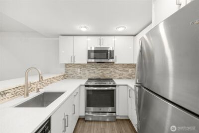 13717 Linden Avenue N #221, Seattle, WA 98133 - Photo 1