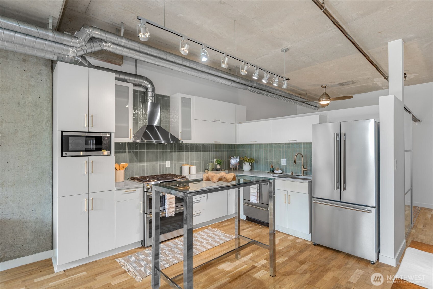 2720 3rd Avenue #416, Seattle, WA 98121