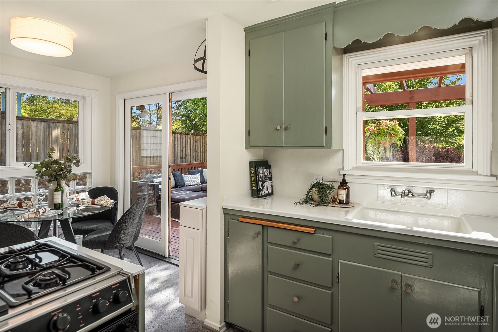 4007 49th Avenue SW, Seattle, WA 98116