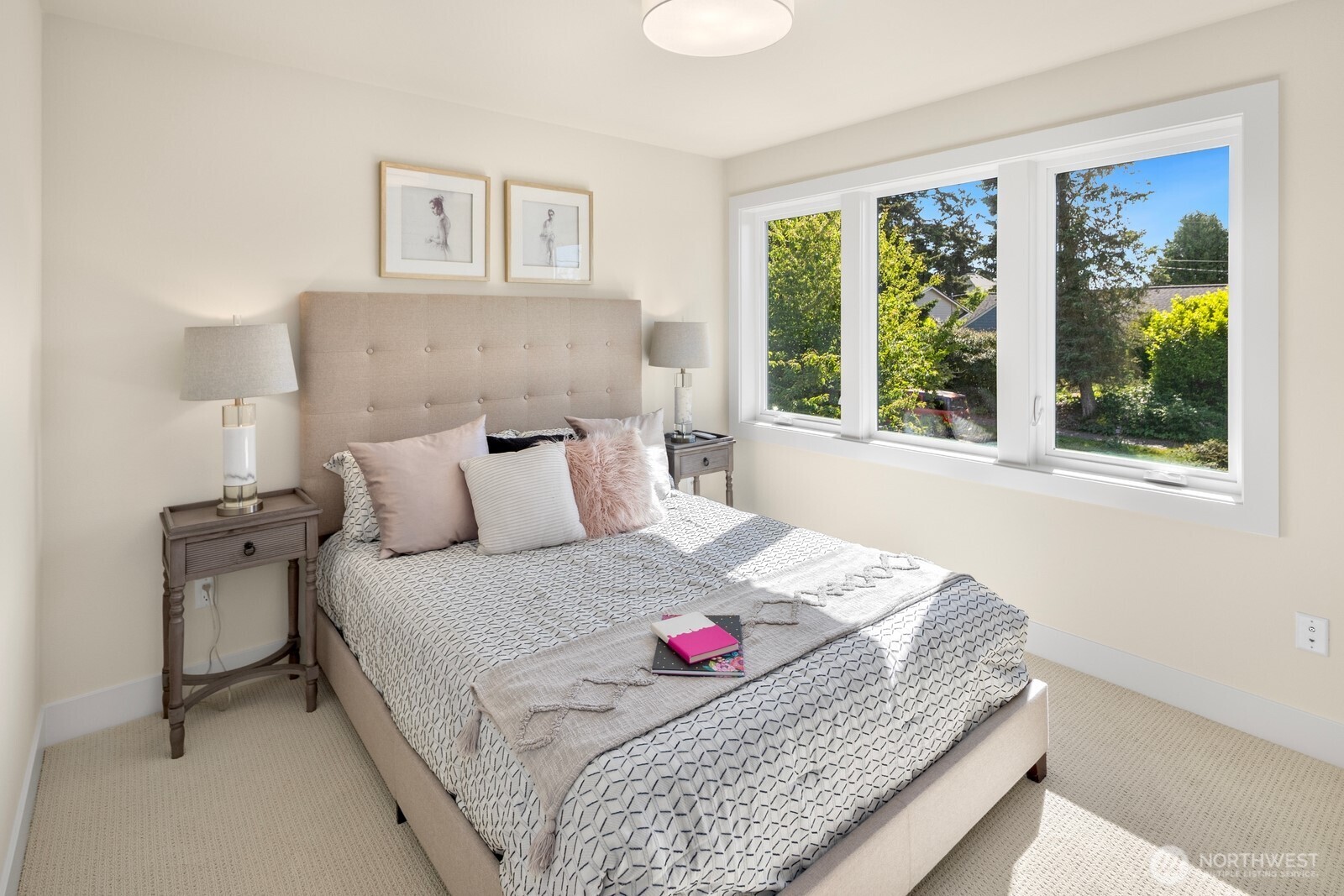 3250 29th Avenue W, Seattle, WA 98199