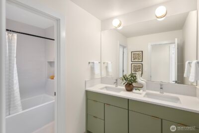 3250 29th Avenue W, Seattle, WA 98199 - Photo 21