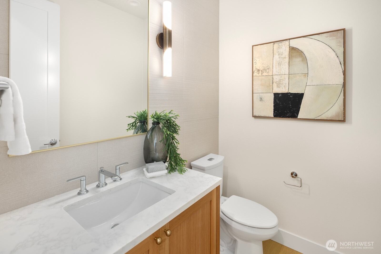 3250 29th Avenue W, Seattle, WA 98199