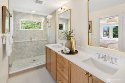 3250 29th Avenue W, Seattle, WA 98199 - Photo 23