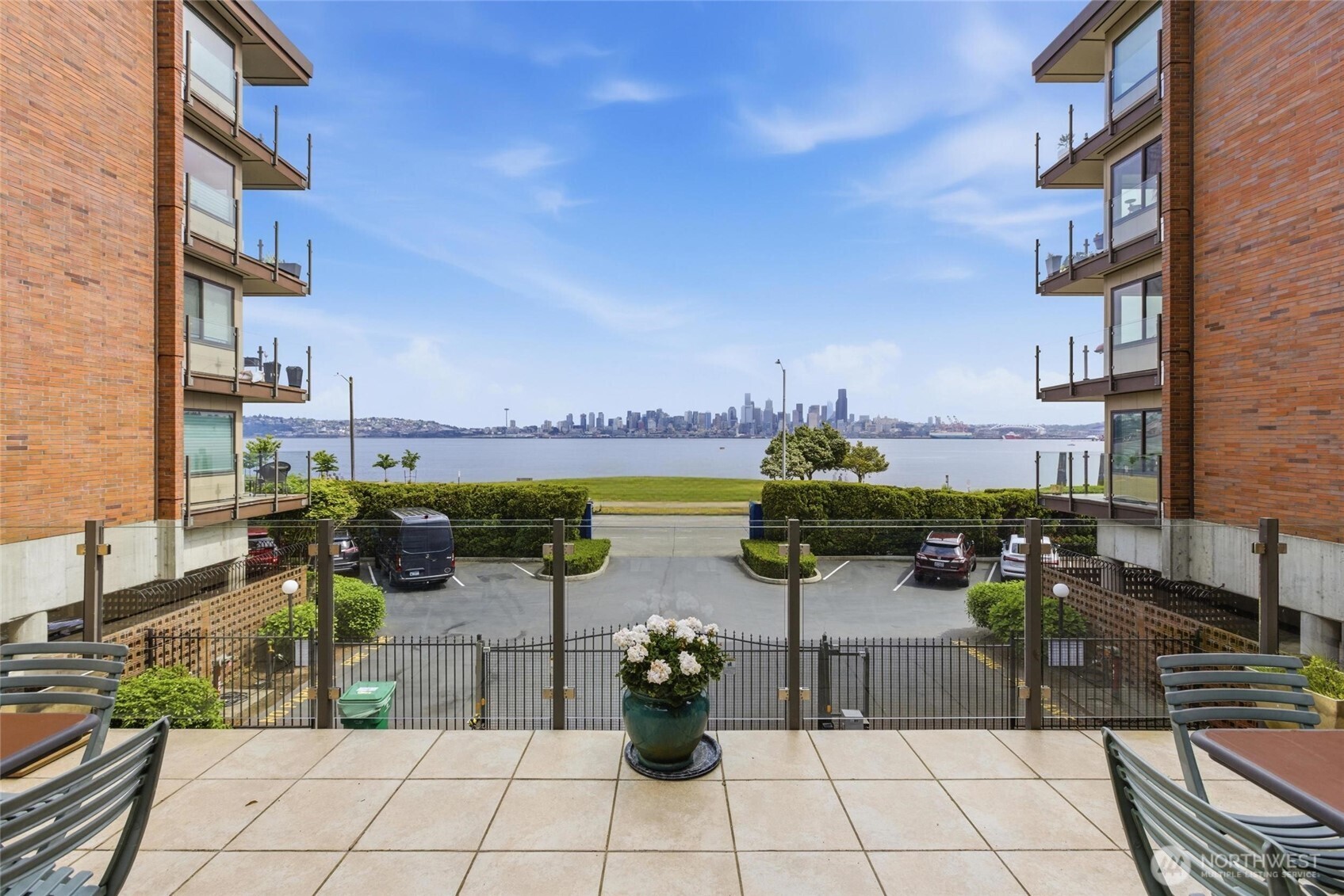 1737 Harbor Avenue #S-306, Seattle, WA 98126