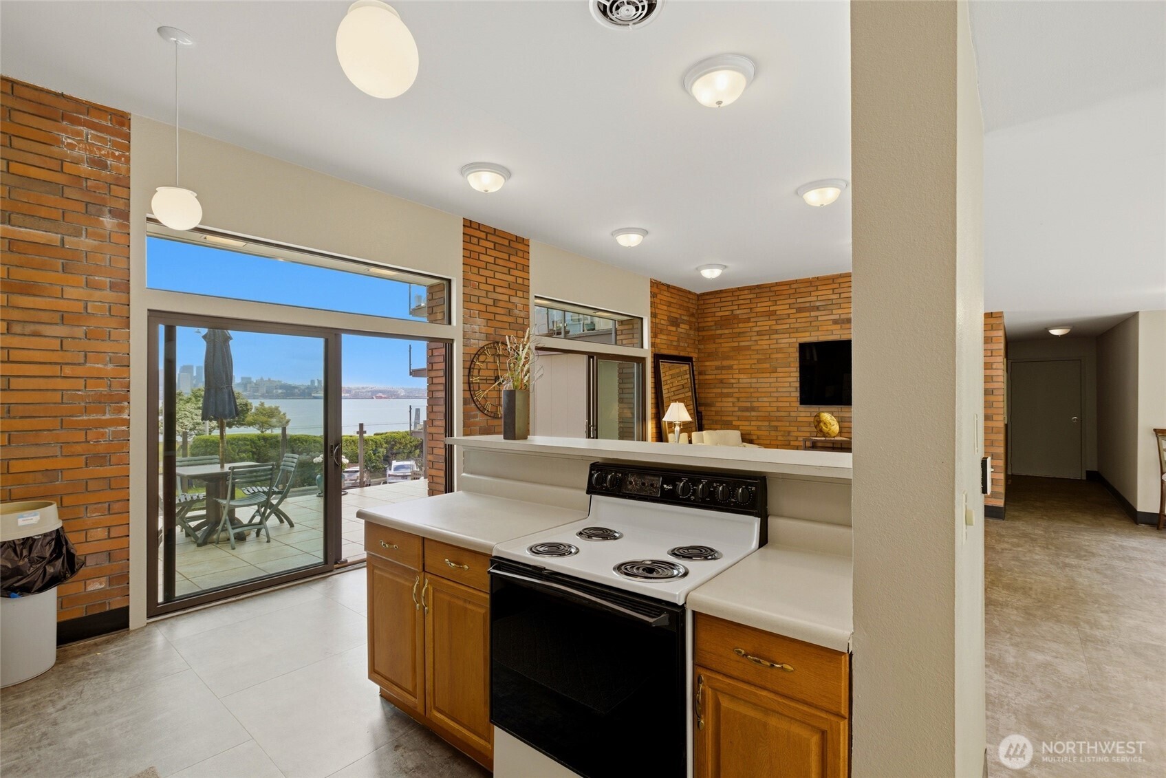 1737 Harbor Avenue #S-306, Seattle, WA 98126