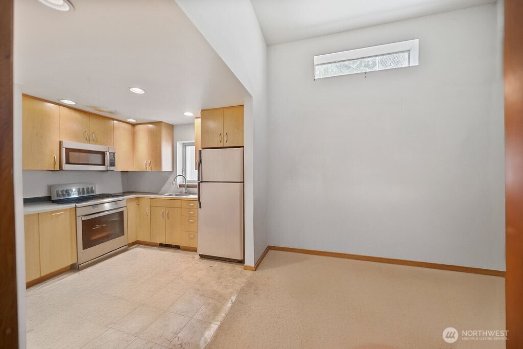 5805 NE Minder Road , Poulsbo, WA 98370
