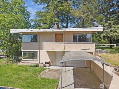 7529 Beacon Avenue S, Seattle, WA 98118 - Photo 1