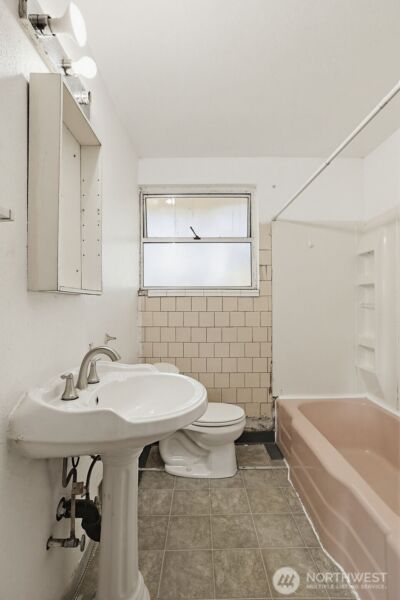 7529 Beacon Avenue S, Seattle, WA 98118 - Photo 14