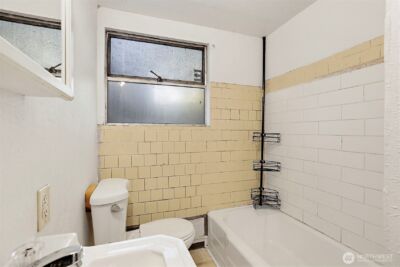 7529 Beacon Avenue S, Seattle, WA 98118 - Photo 19
