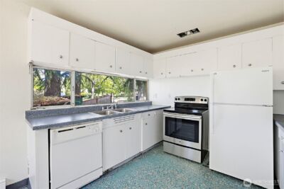 7529 Beacon Avenue S, Seattle, WA 98118 - Photo 8