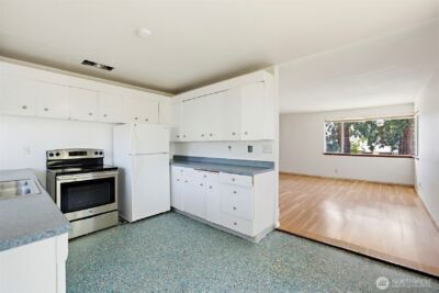 7529 Beacon Avenue S, Seattle, WA 98118 - Photo 10
