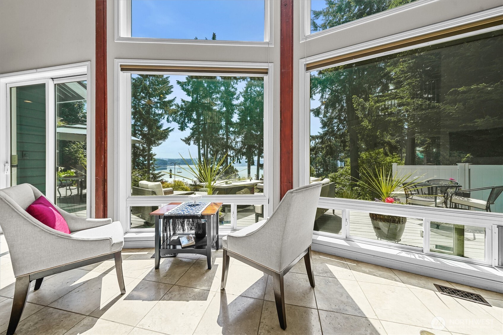 10823 Seaview Drive , Anderson Island, WA 98303