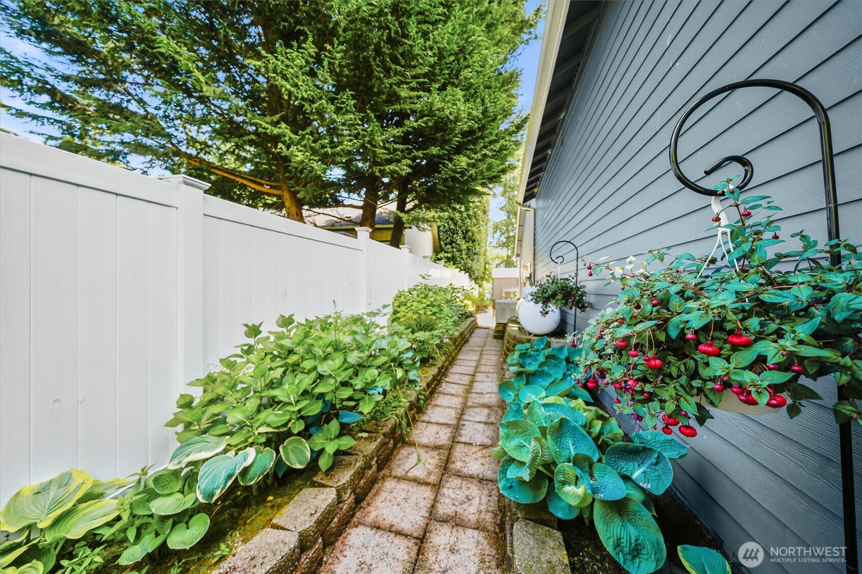 10823 Seaview Drive , Anderson Island, WA 98303