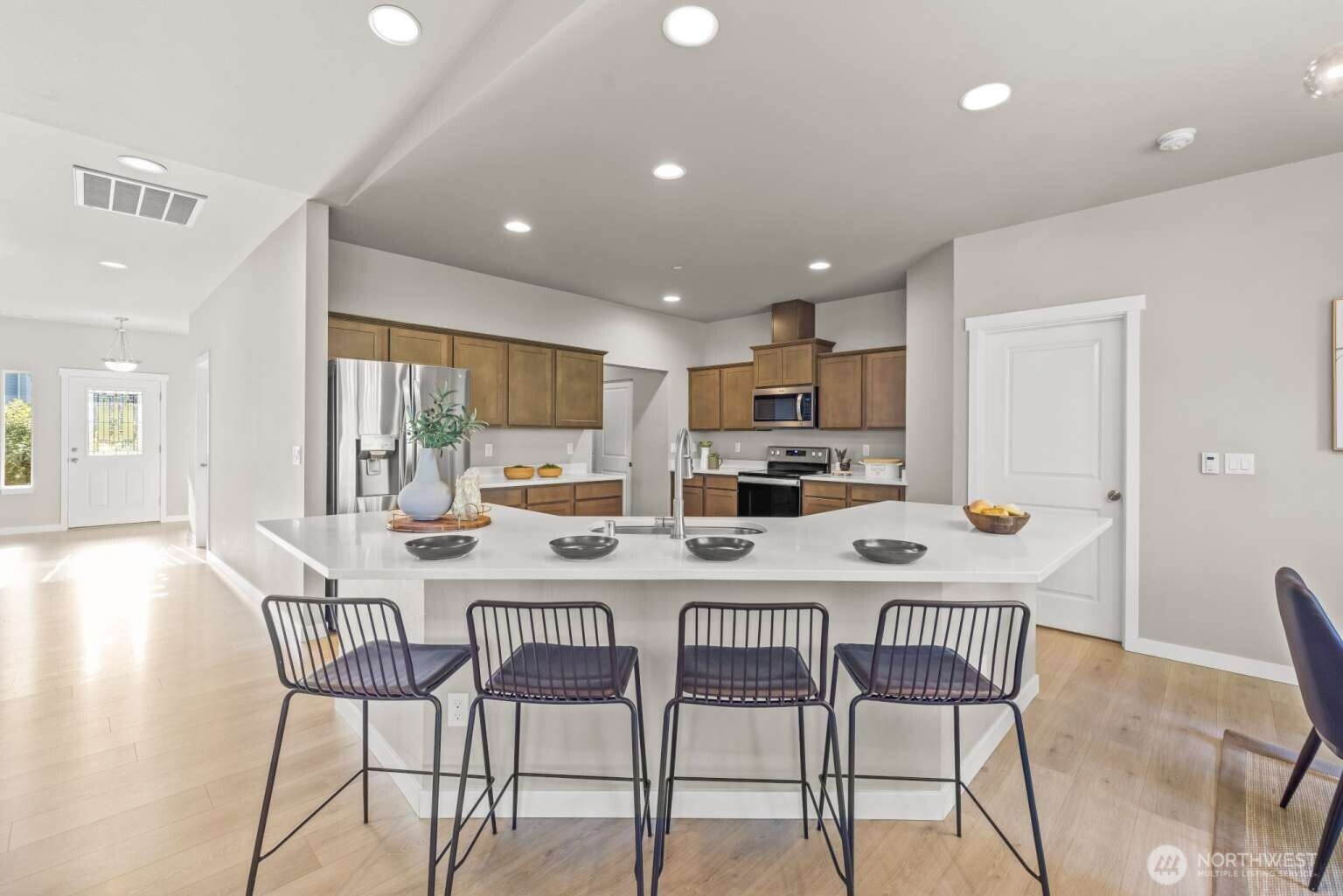 3807 29th AVE Court E, Tacoma, WA 98404