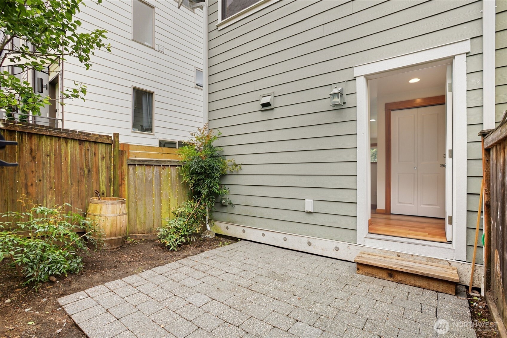 9243 35th Avenue SW #C, Seattle, WA 98126