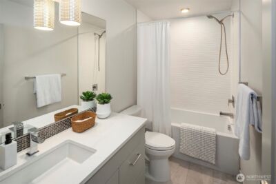 1516 Bigelow Avenue N, Seattle, WA 98109 - Photo 21