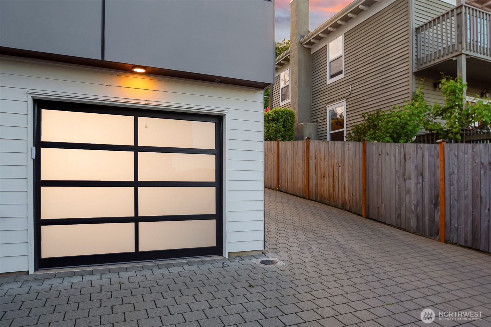 1516 Bigelow Avenue N, Seattle, WA 98109