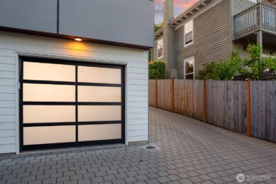 1516 Bigelow Avenue N, Seattle, WA 98109 - Photo 25