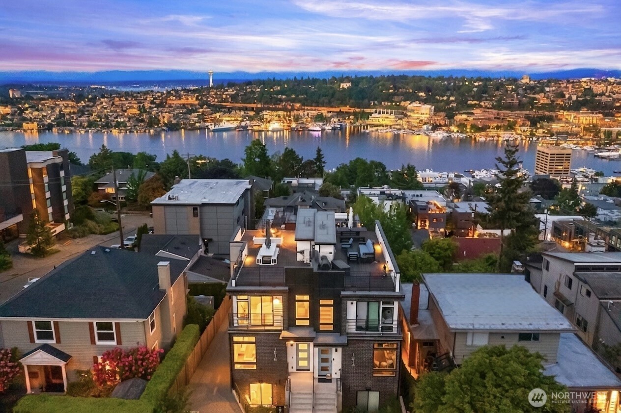 1516 Bigelow Avenue N, Seattle, WA 98109