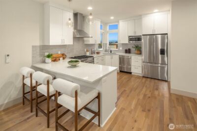 1516 Bigelow Avenue N, Seattle, WA 98109 - Photo 10