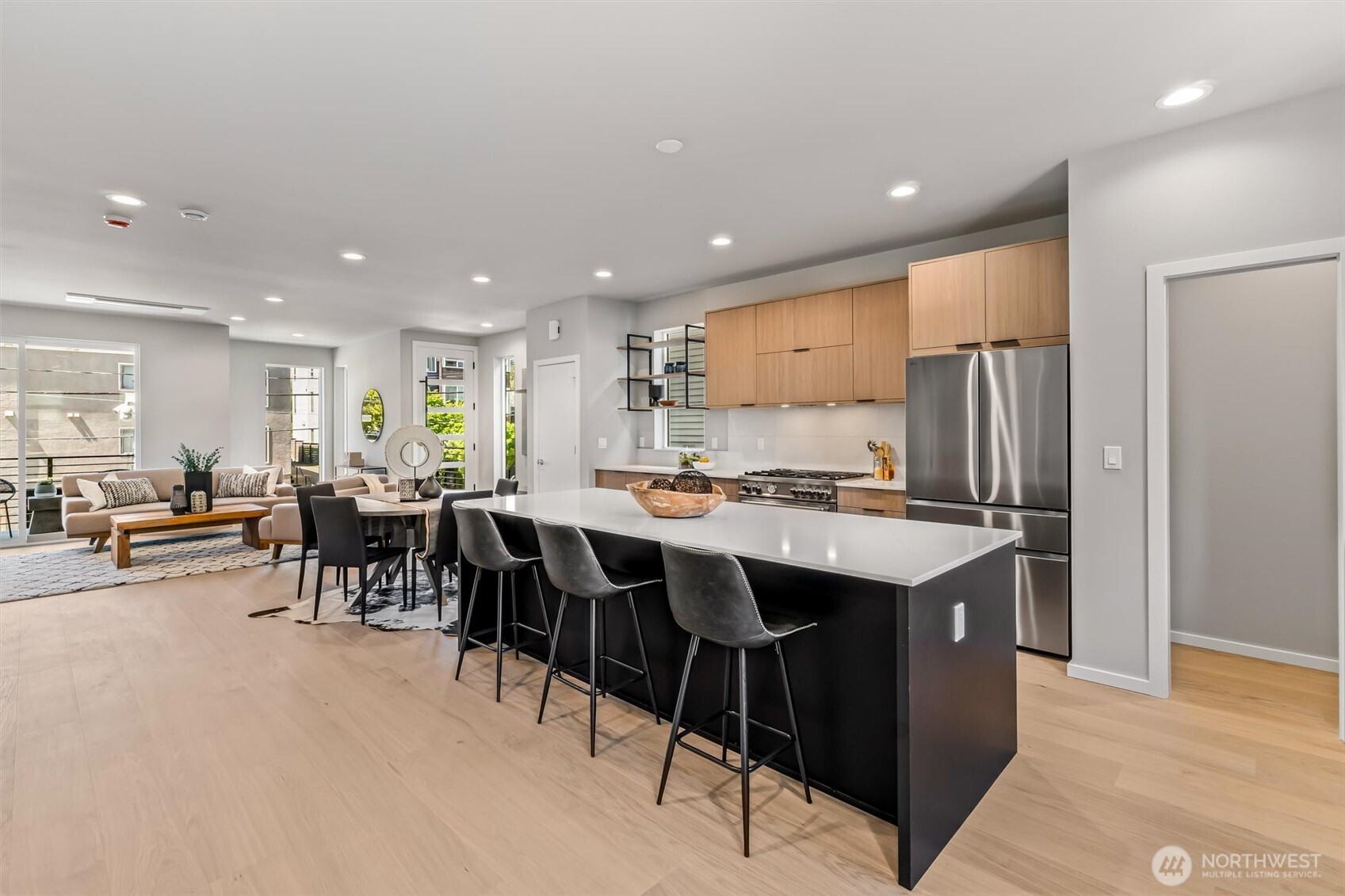 4460 Midvale Avenue N, Seattle, WA 98103