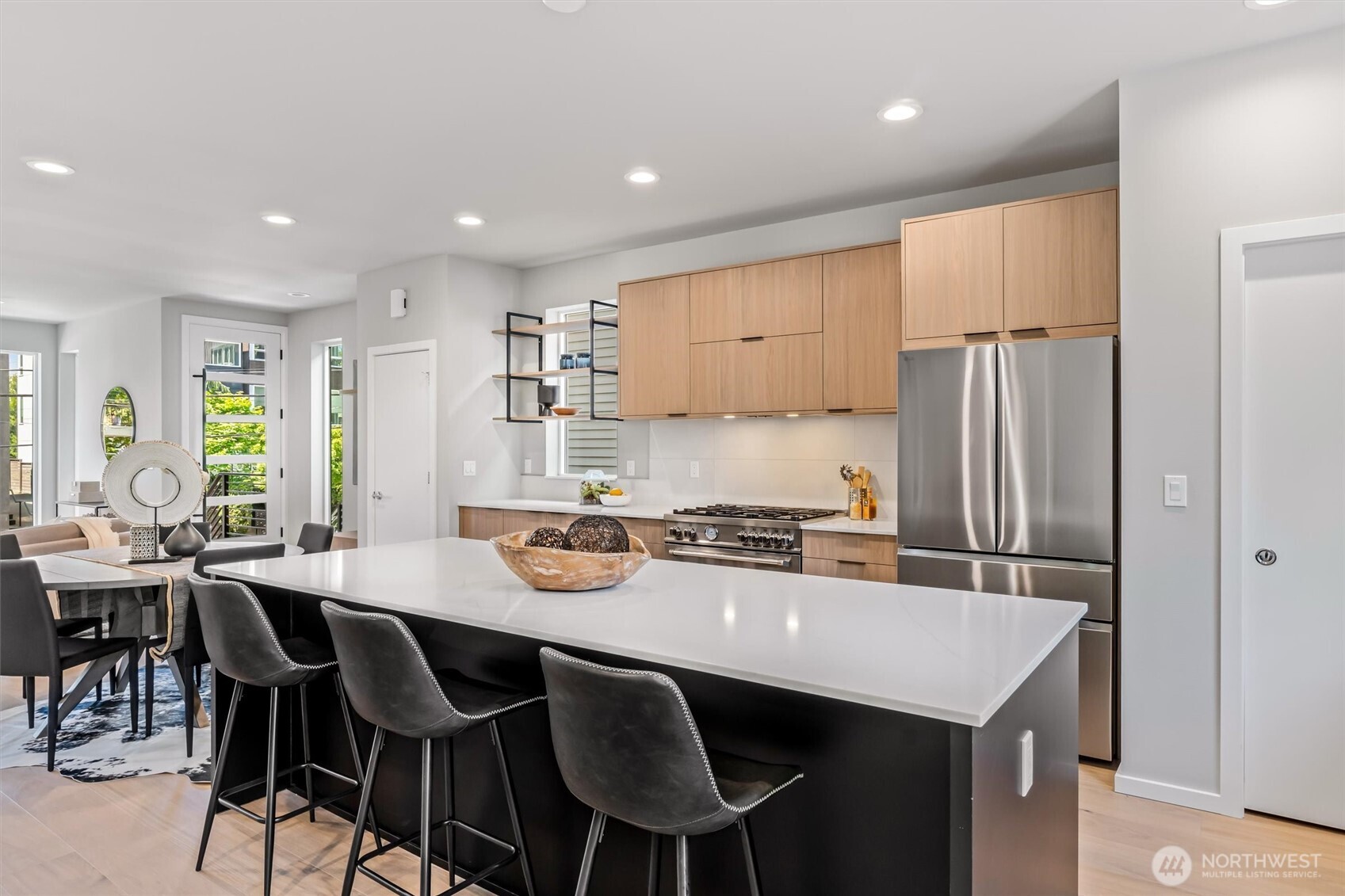 4460 Midvale Avenue N, Seattle, WA 98103