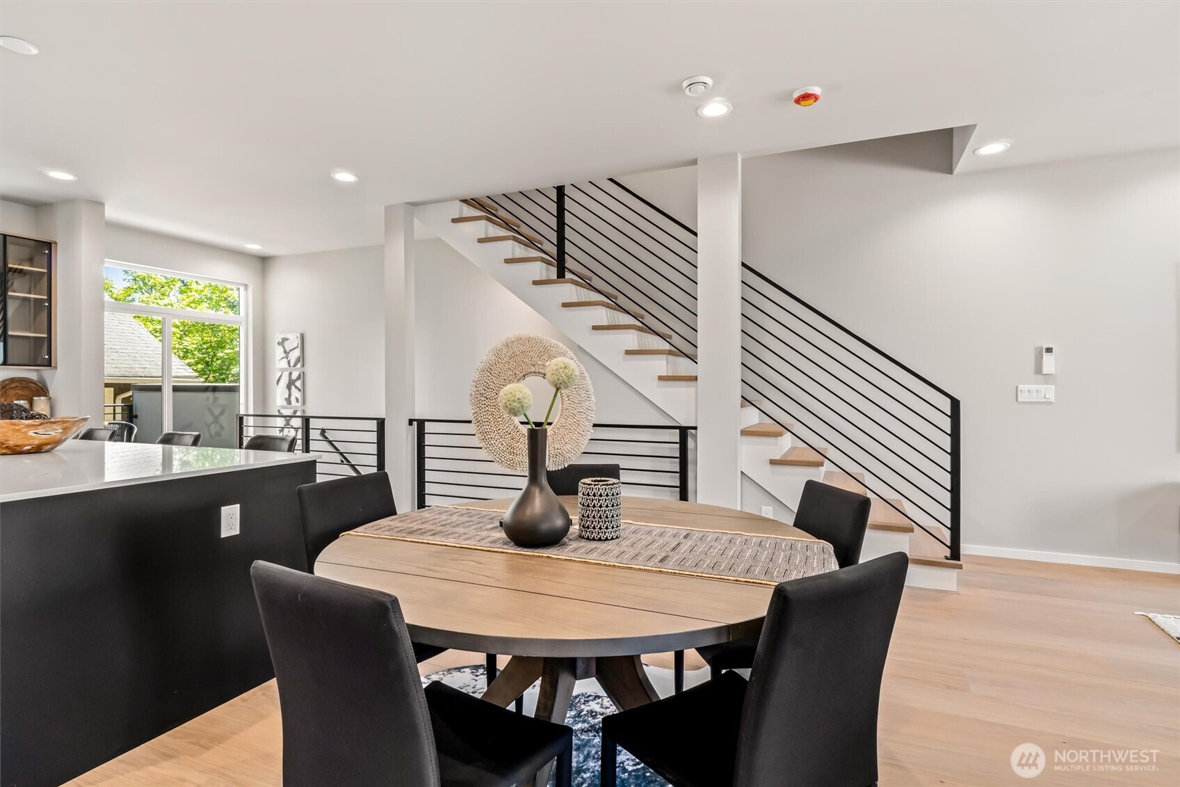 4460 Midvale Avenue N, Seattle, WA 98103