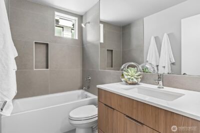 4460 Midvale Avenue N, Seattle, WA 98103 - Photo 24