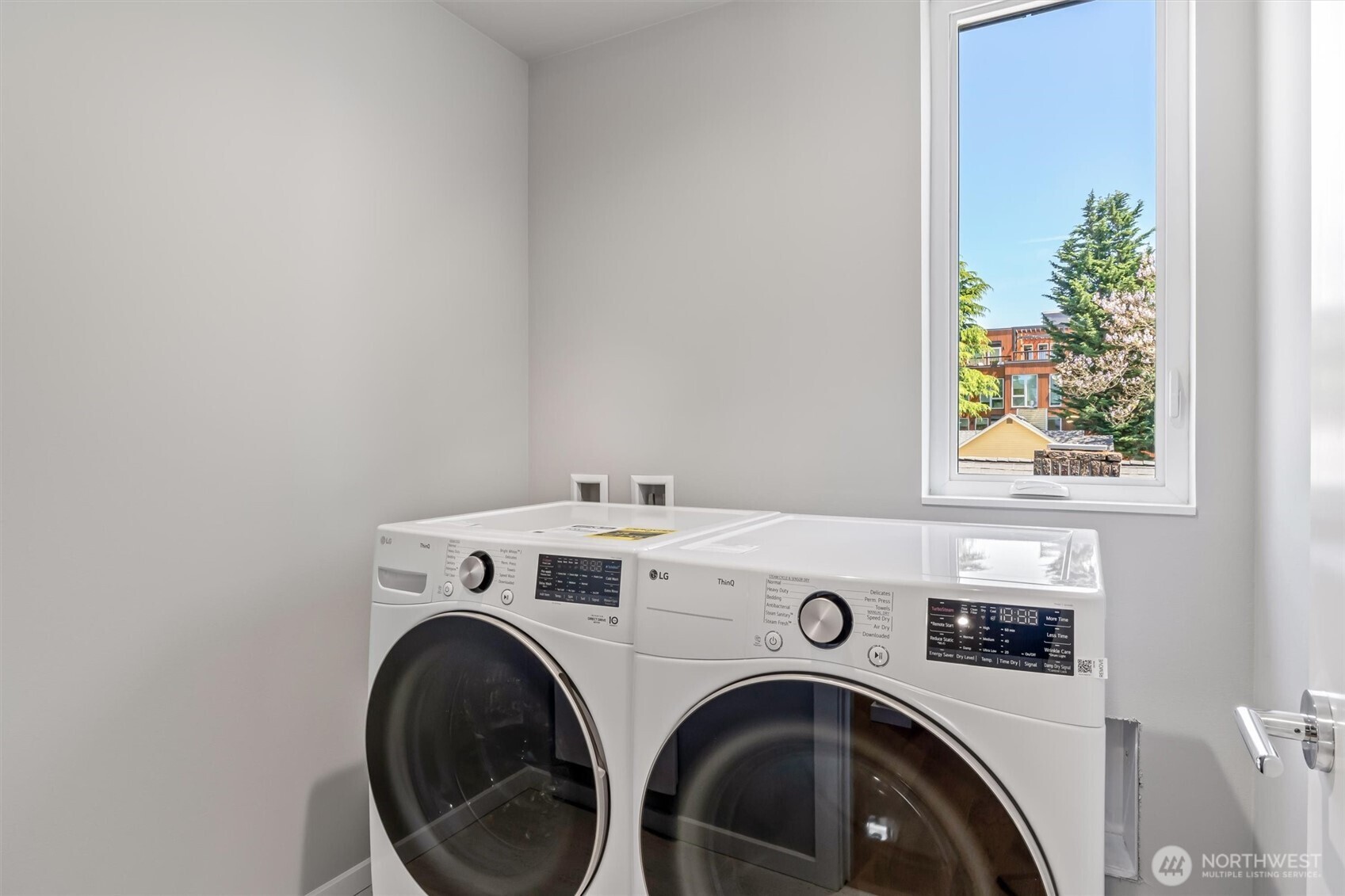 4460 Midvale Avenue N, Seattle, WA 98103