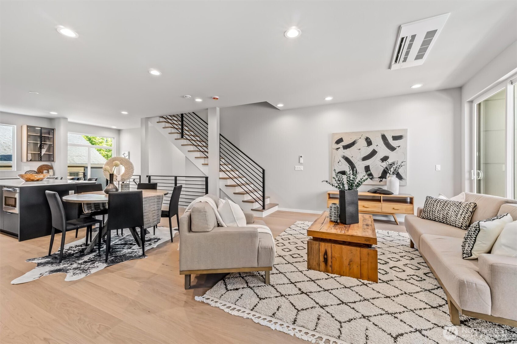 4460 Midvale Avenue N, Seattle, WA 98103