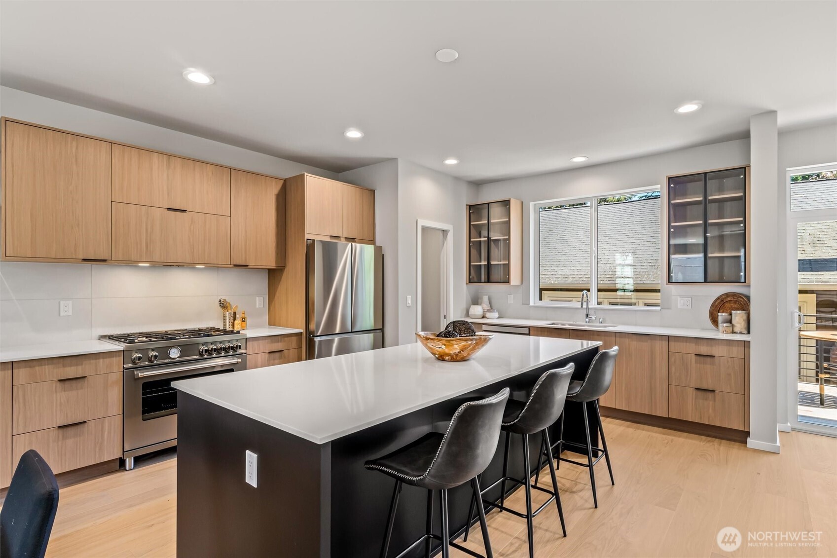 4460 Midvale Avenue N, Seattle, WA 98103