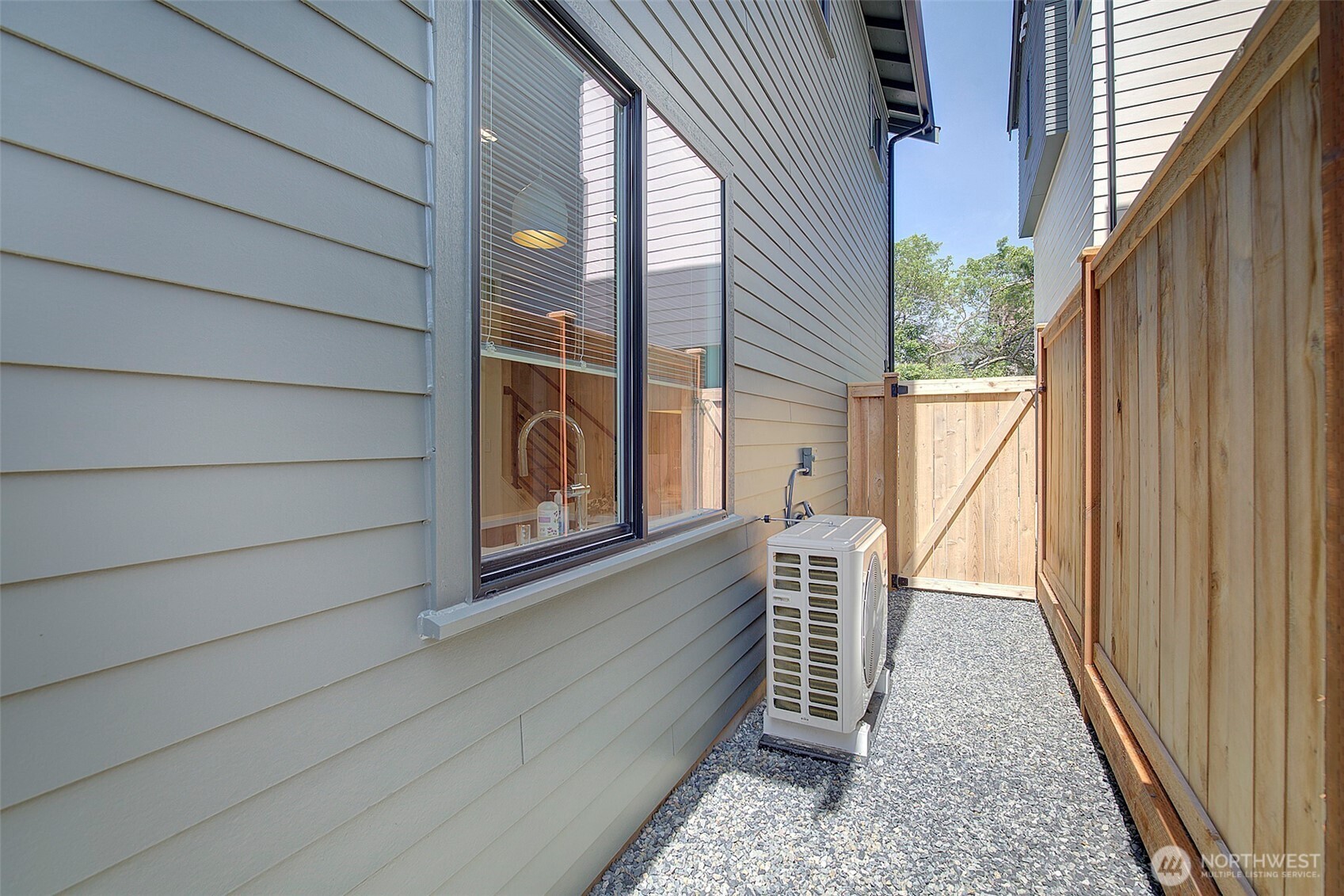 8319 25th Avenue NW, Seattle, WA 98117