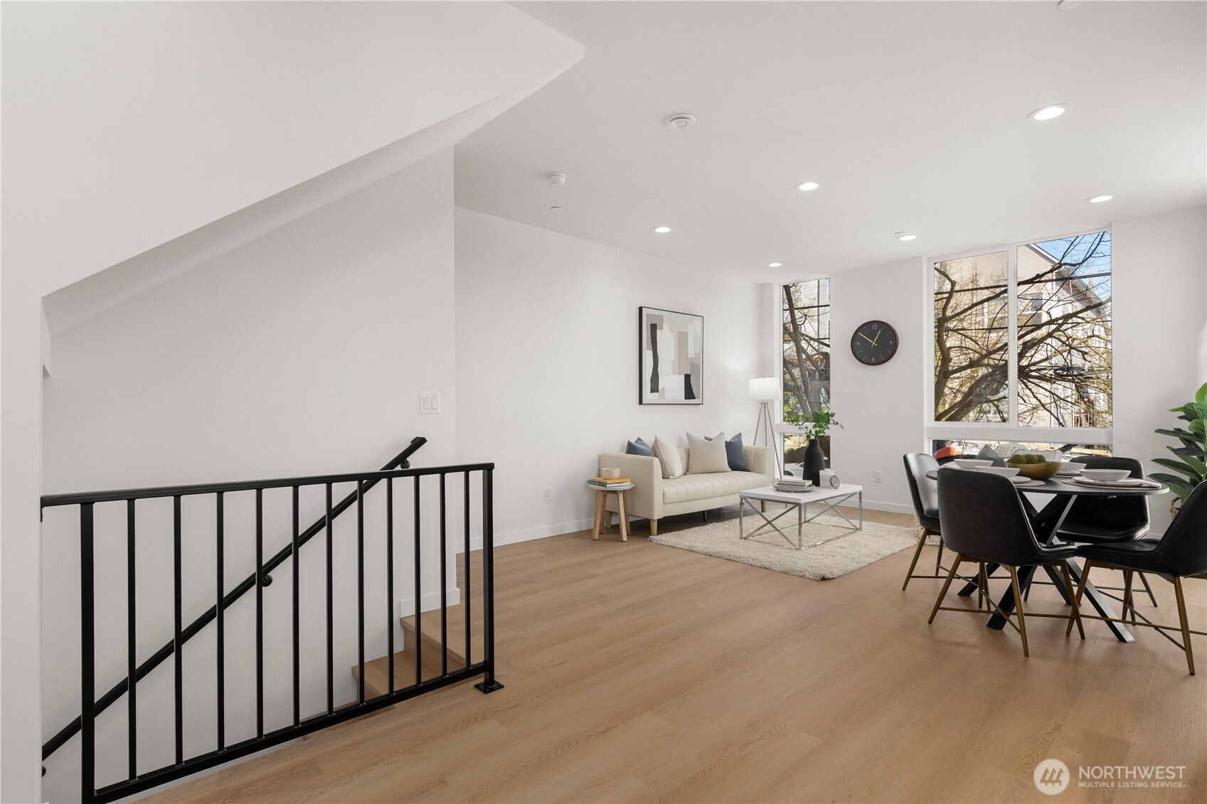 955 N 35th Street , Seattle, WA 98103