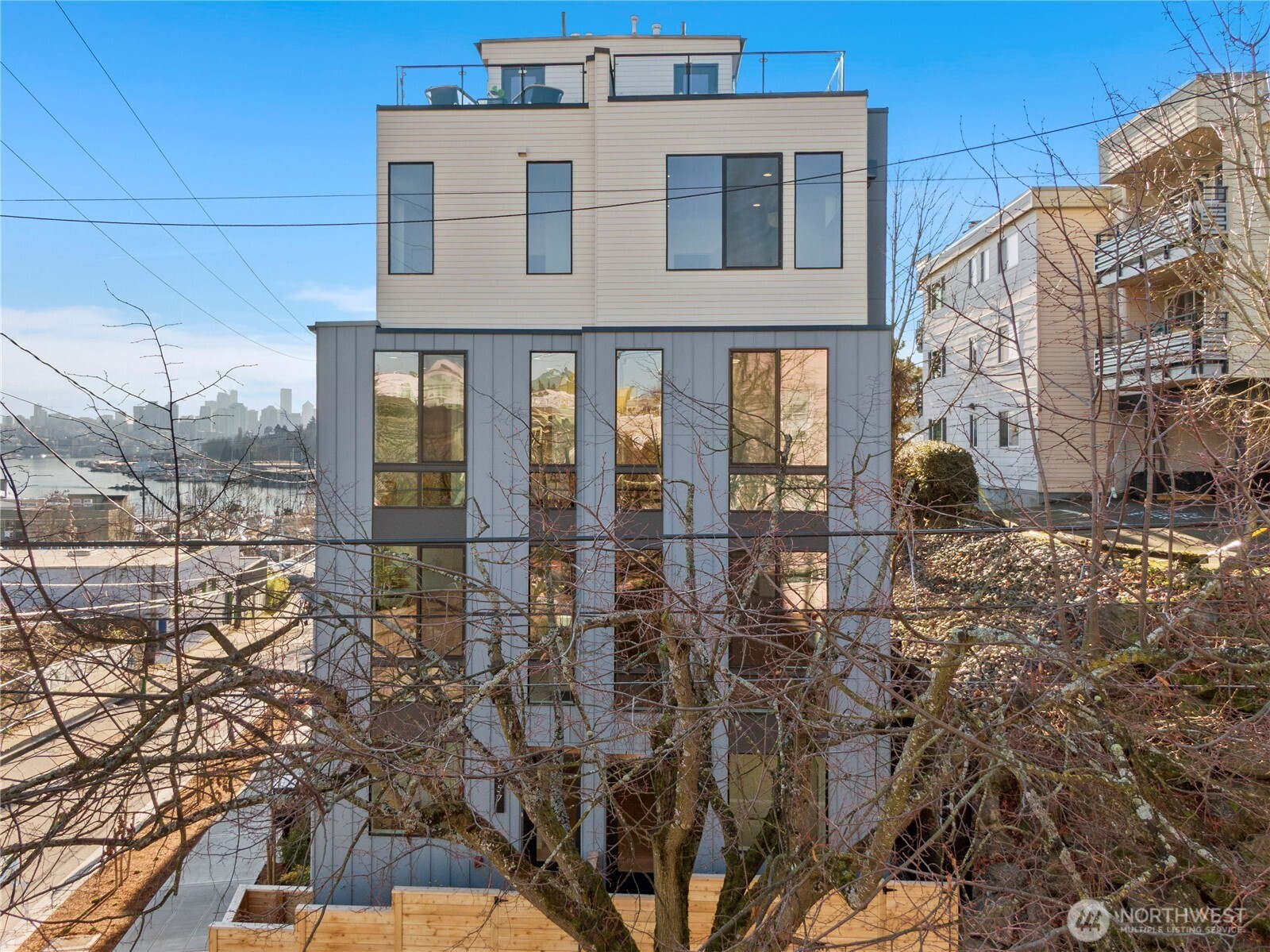 955 N 35th Street , Seattle, WA 98103