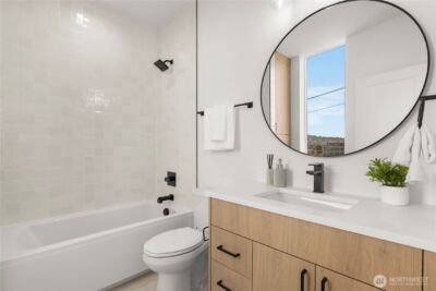 955 N 35th Street , Seattle, WA 98103 - Photo 22