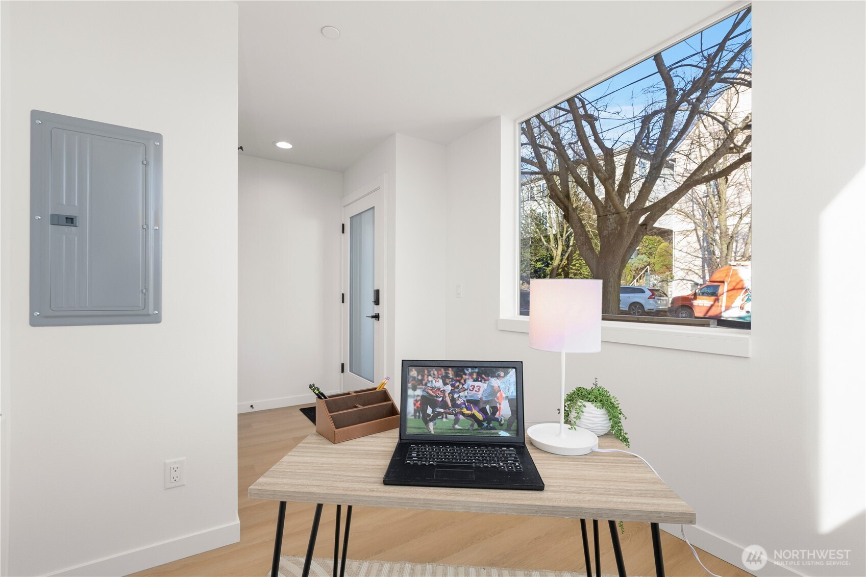 955 N 35th Street , Seattle, WA 98103