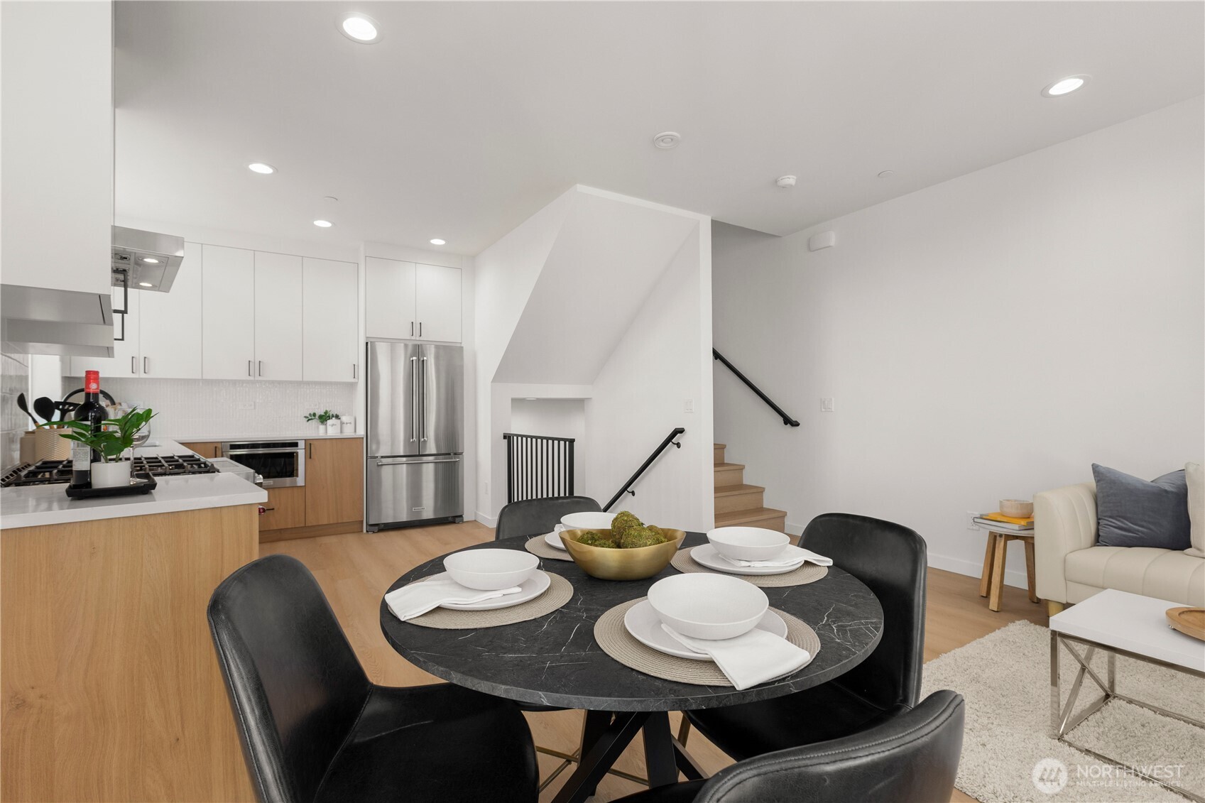 955 N 35th Street , Seattle, WA 98103