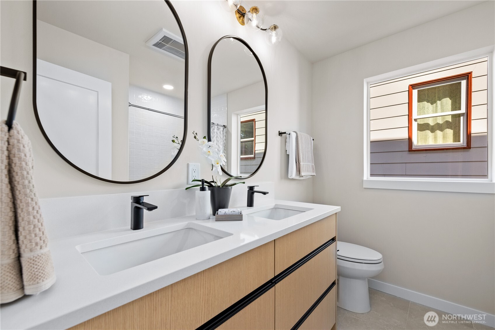 3407 B NW Market Street , Seattle, WA 98107