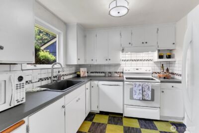 10515 1st Avenue NW, Seattle, WA 98177 - Photo 8