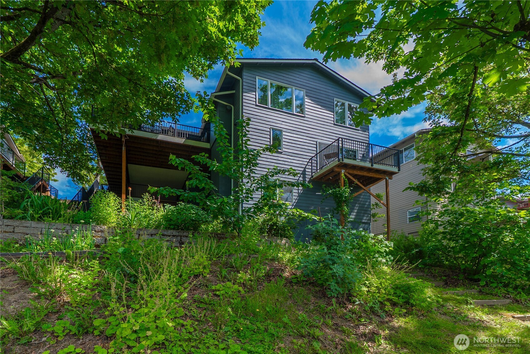 5643 16th Avenue SW, Seattle, WA 98106
