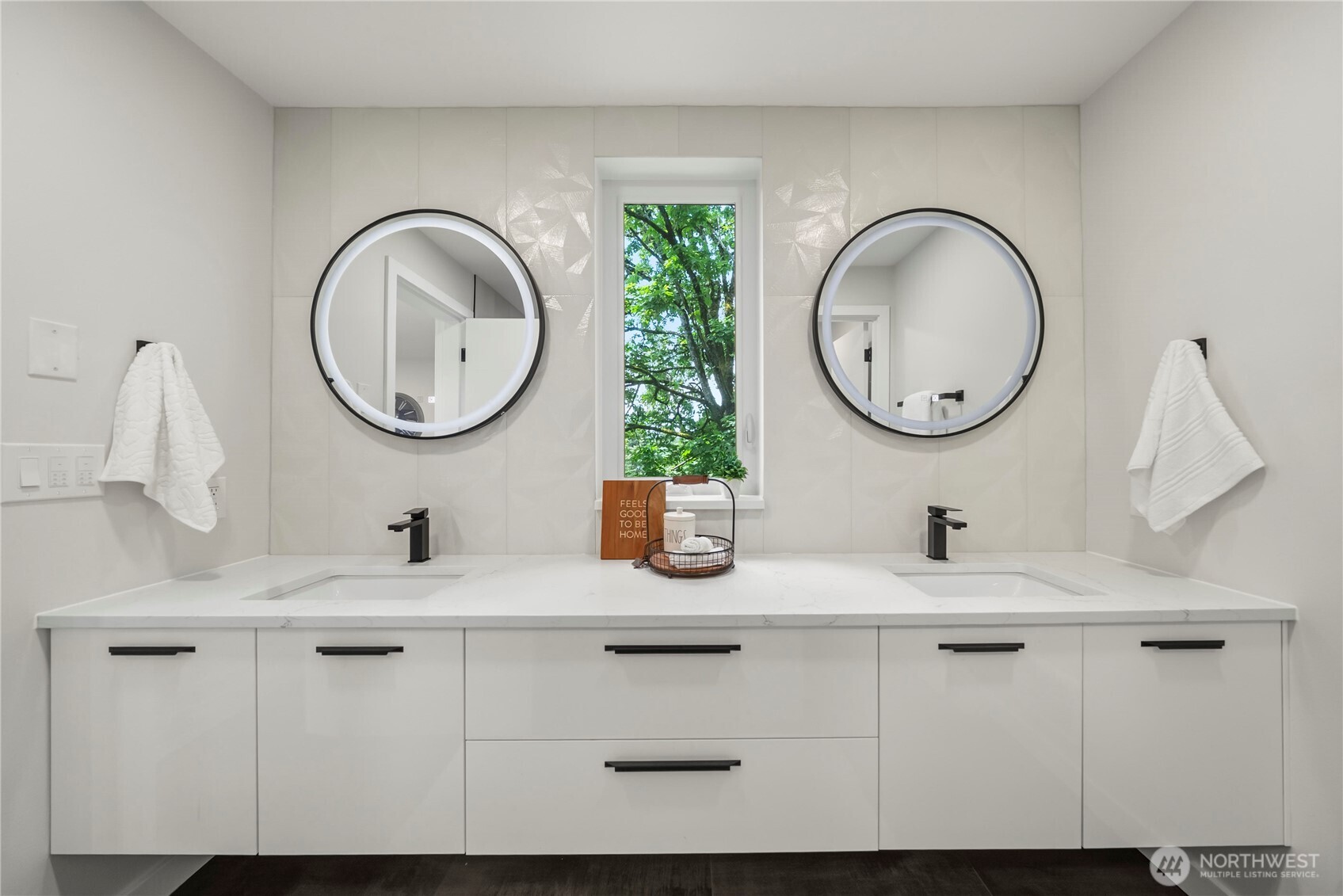 5643 16th Avenue SW, Seattle, WA 98106